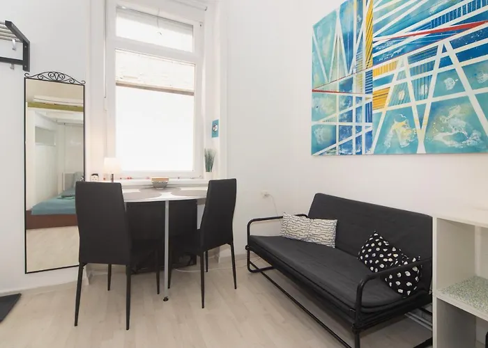 Cosy With Airconditioner *